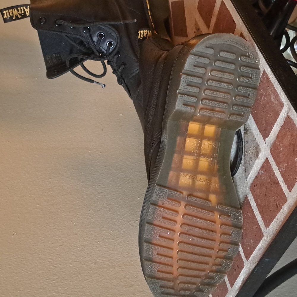 Shoes - Picture 4 of 5